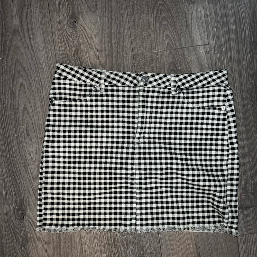 Checkered mini skirt. Stretchy and comfy, very flattering.